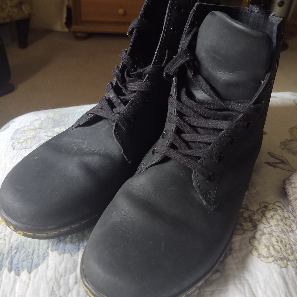 Dr. Marten's Size 10M Boot's
